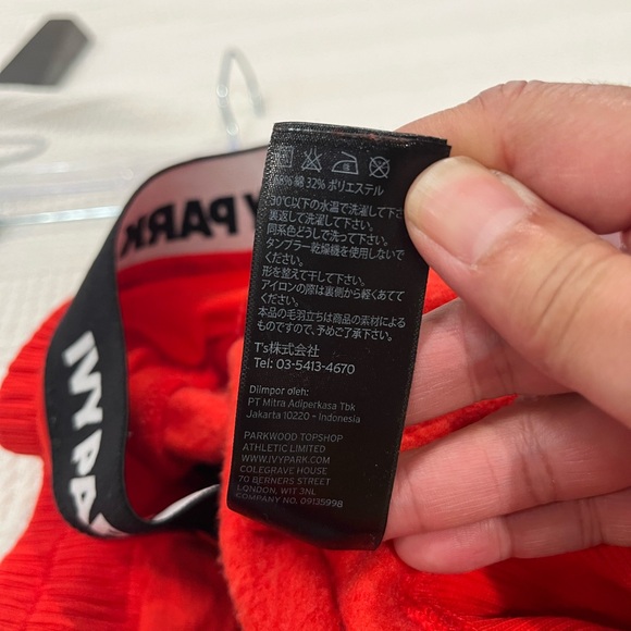 Ivypark x Beyoncé Red Cropped Off the Shoulder Sweatshirt Sz. S - Picture 8 of 8